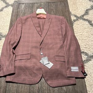 Mauve 44S/38W Suit. Brand New never worn.